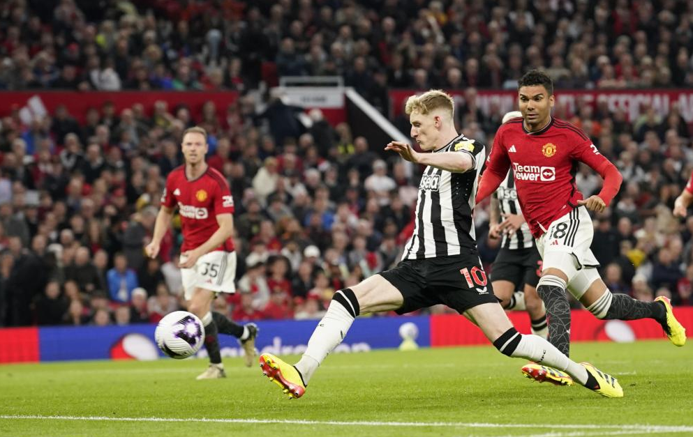 Premier League - Diallo trifft bei Hoylums Einwechslung ins Schwarze Man Utd 3-2 Newcastle