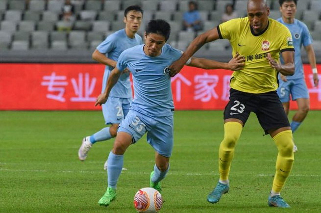 Chinese Super League - Shenzhen Xinpengcheng 1-2 Qingdao West Coast, Alan passes and shoots for success