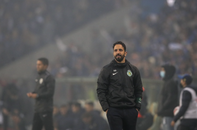 Amorim, 39, stellt den Rekord als jüngster Trainer auf, der sein Team zu zwei Titeln in der portugiesischen Premier League geführt hat