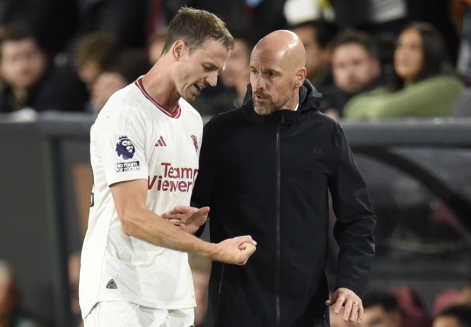 Evans starts despite failing to pass pre-match fitness as Man Utd lose 0-4 to Crystal Palace