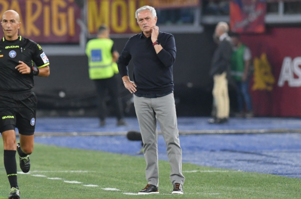 Mourinho expressed his displeasure at Dybala being fouled and complained to the referee, as well as arguing with the opposing player, according to Rossiello