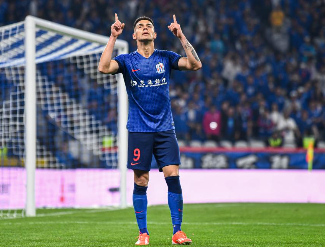 Shanghai Shenhua thrashes Zhejiang 4-0, Andre Luiz doubles to lead Chinese Super League standings