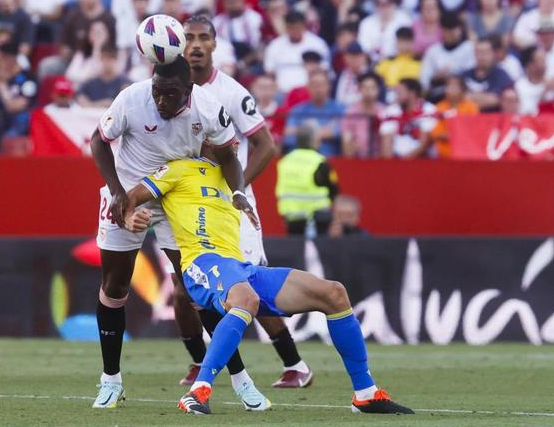 La Liga - Cádiz - Sevilla 1:0, Sergio Guardiola erzielt in der Nachspielzeit das einzige Tor des Spiels