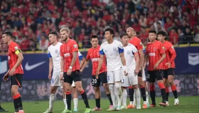 Chinese Super League (CSL) - Chengdu Rongcheng - Wuhan Sanzhen 2:2, Enrique trifft doppelt, Wei Shihao zerlegt alten Favoriten