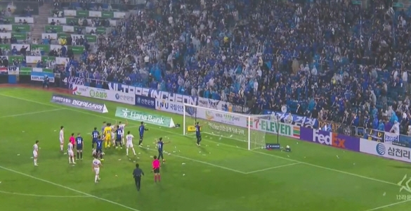 K-League Incheon United fans throw water bottles, club apologizes and promises zero tolerance