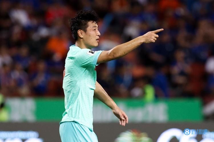 Shanghai media talk about the battle between China and South Korea to see: to see the national football struggle or South Korea group of stars? Wu Lei PK Son