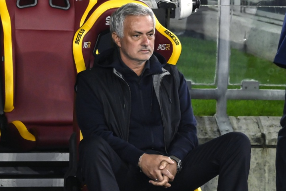 Fenerbahce in competition with Besiktas as Mourinho nears return as coach