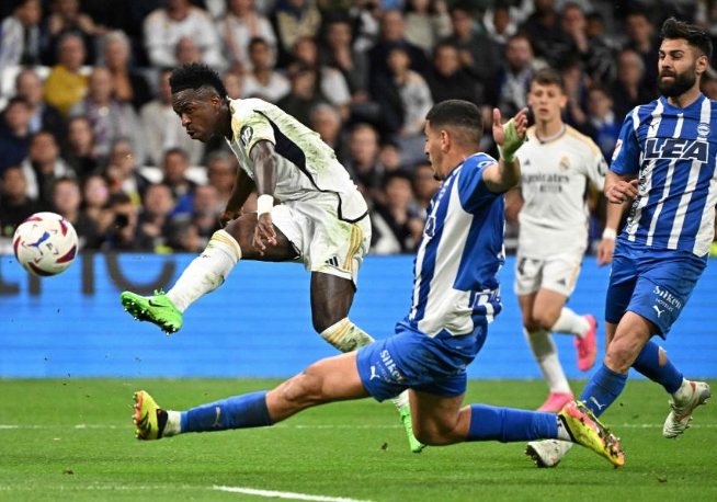 La Liga: Thibaut Courtois returns to action as Real Madrid ease past Alaves to make it nine wins in a row