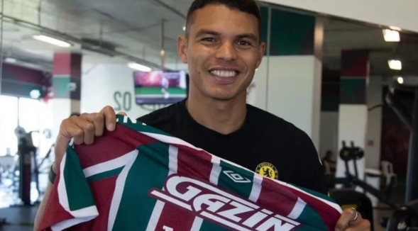 Thiago Silva joins Fluminense, unveiling set to break Brazilian crowd record