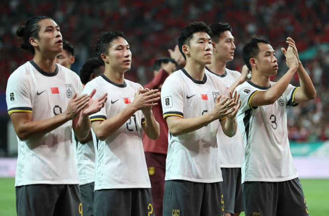 China riskiert in der dritten Phase der WM-Qualifikation eine Sperre, da mehrere Spieler eine gelbe Karte erhalten haben