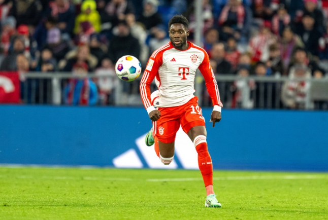 Bayern opens contract extension talks with Alphonso Davies, willing to raise annual salary to €13 million