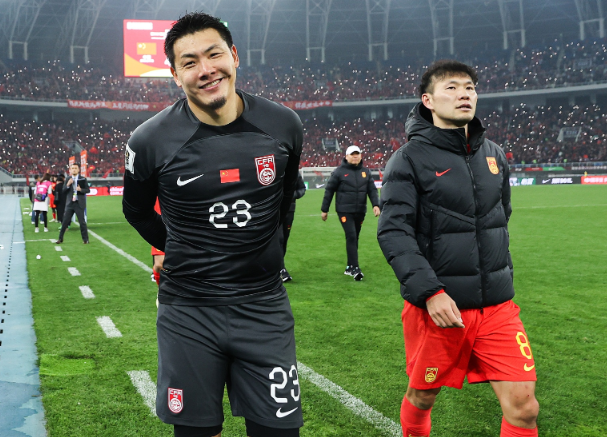  National football team to fight Thailand drill complete Wang Dalei may be the captain of the field