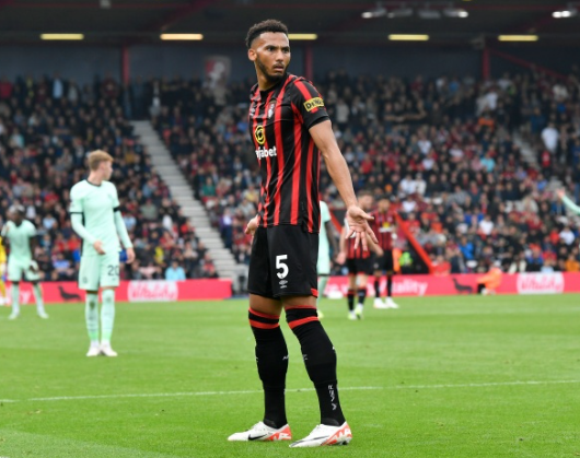 Newcastle United reaches agreement to sign Bournemouth center back Kelly on a waiver: until June 2028