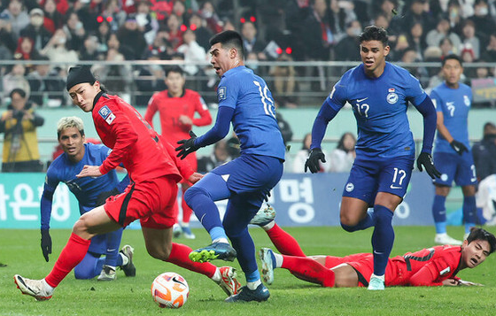 Korea seeks to lock up top spot in group, Singapore eager for home blowout