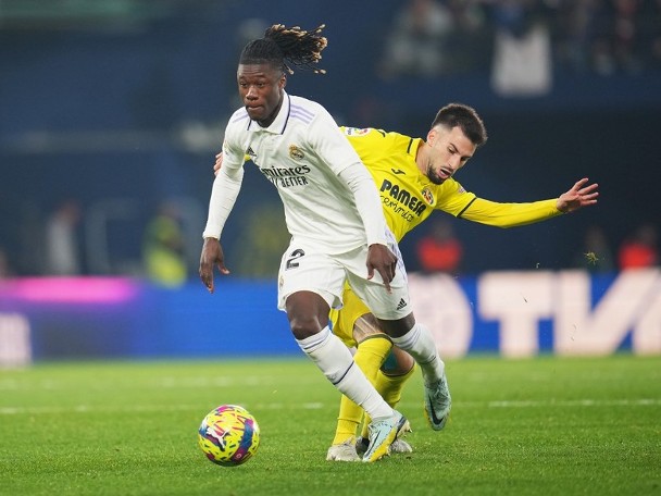 Real Madrid extends Kamayunga's contract for an exorbitant sum of money.