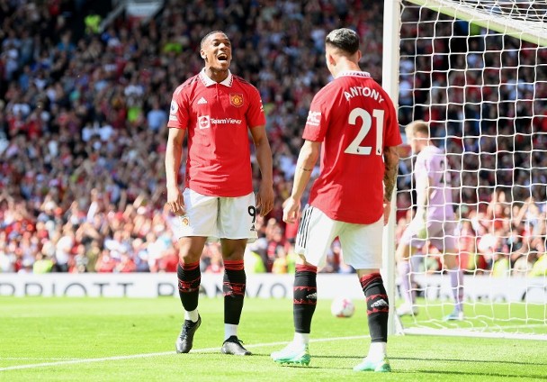 Man Utd end losing streak with win over Wolves, Southampton relegated with a break