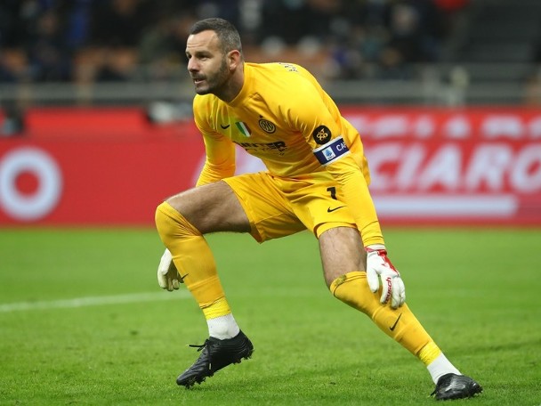 The last to be crowned, Inter's 38-year-old goalkeeper is playing in the final.