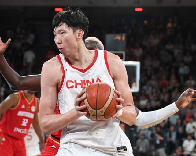  How tall is Zhou Qi