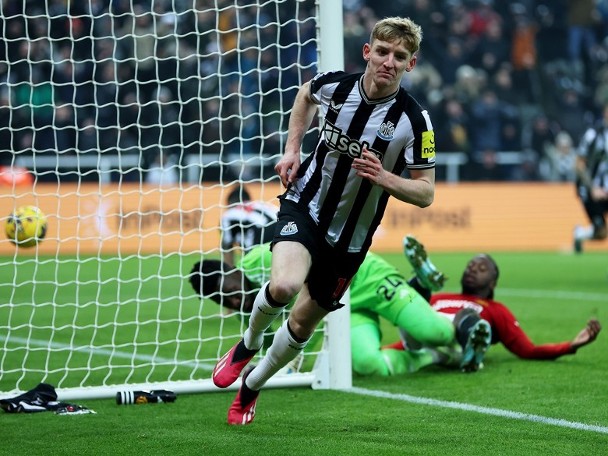 Gordon voted Newcastle's Player of the Month for November with hopes of progressing to the big time