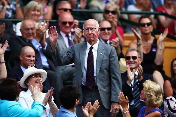 Bobby Charlton dies at 86.