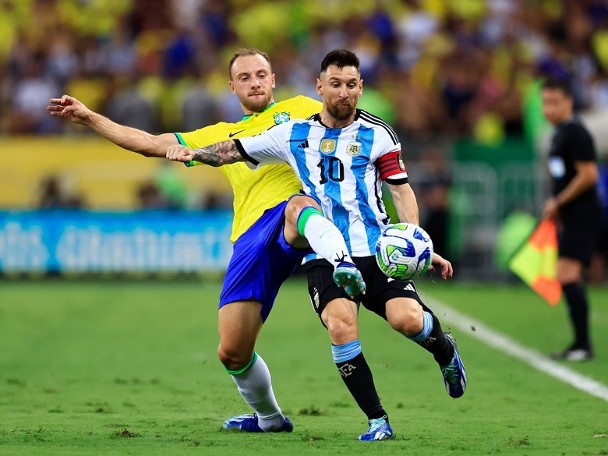 Argentina risks death to win over Brazil in fan clashes