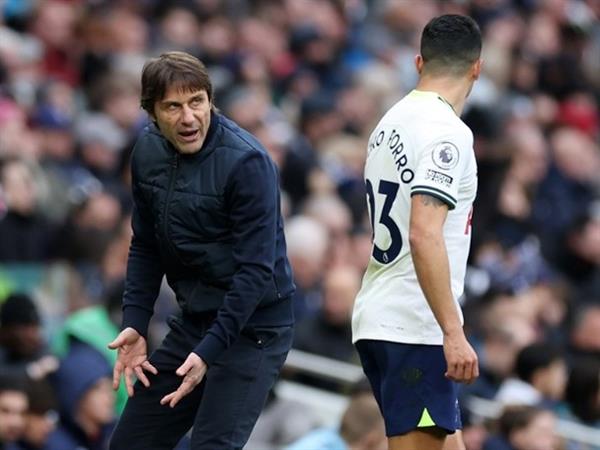 Dryland flies back to Italy, Spurs players demand Levy's "hand".