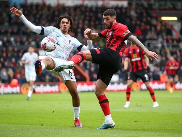 Man City wants to buy a centerpiece. What's he got?