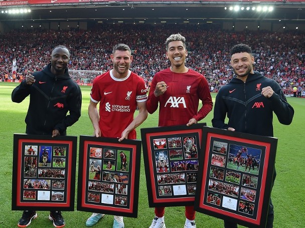 Liverpool's 4 stars say goodbye with tears in their smiles.