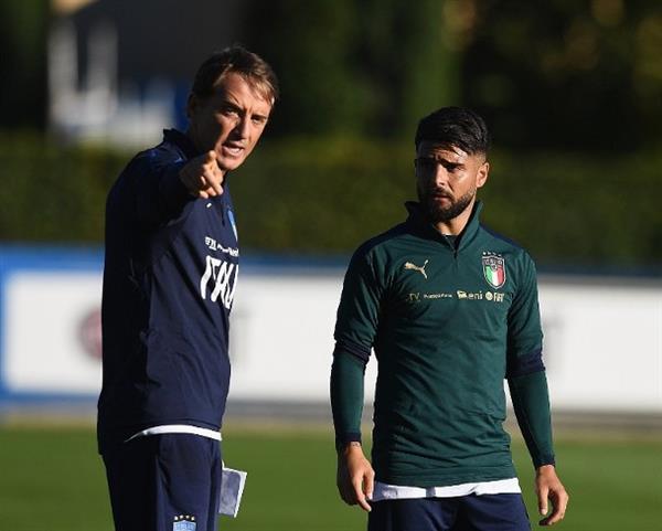 Italy has no striker. Vincenzo re-calls Ensign.