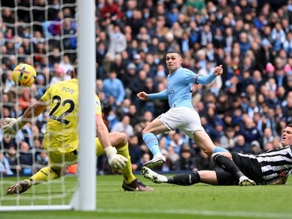 Cotton's 1-twist, 4 goals in Man City's win over Petronas.