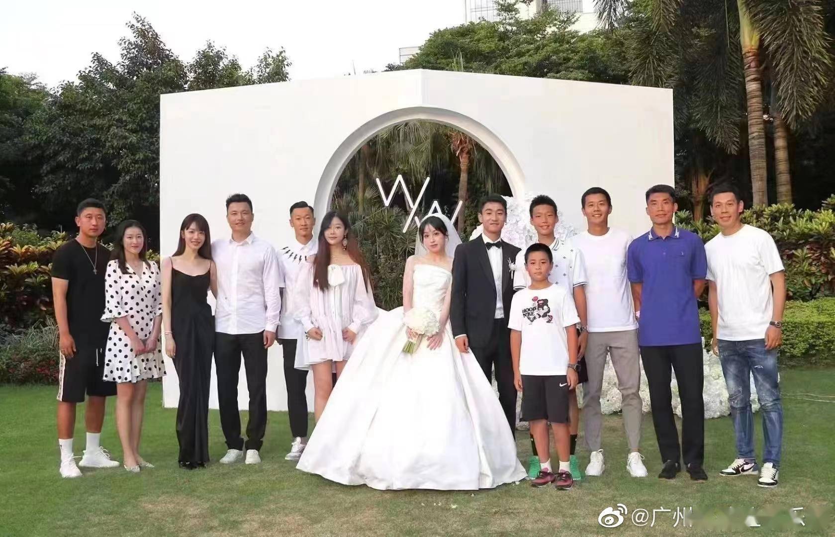 韦世豪大婚！郑智郜林齐聚，婚礼亮点抢眼新娘独美