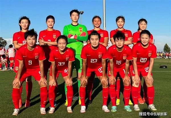 Frauenfußballtraum geplatzt! 5:1-Niederlage gegen U16-Männerfußballteam, erste Niederlage von Shui Qingxia als Trainerin sorgt für hitzige Kommentare.