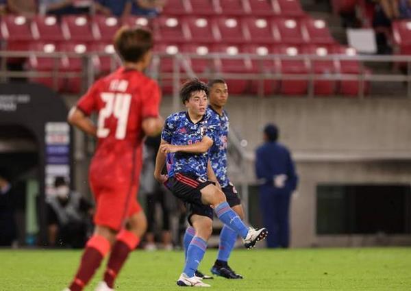 日本6:0横扫香港，国足新帅别走谢晖老路！