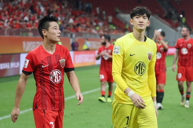 Shocker! Shanghai Harbor 8 will be in the national football team, the defense against the odds to attract hot discussion, the prospect of the World Preliminary League is worrying