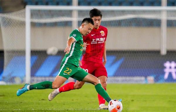 Controversy escalates! Hong Kong Penalty Kick Doubt: Referee's Fairness and Impartiality Hotly Debated