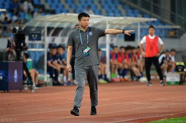 From the Pitch to the Coach's Box, Yu Genwei: The Rising Star Path of a National Football Legend