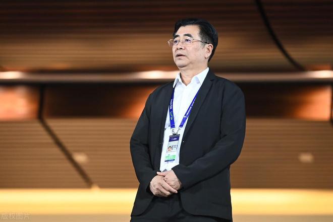 National Football League Against the Odds! Rejecting the controversial referee, the Chinese Super League veteran blows the whistle and a first win is on the cards!