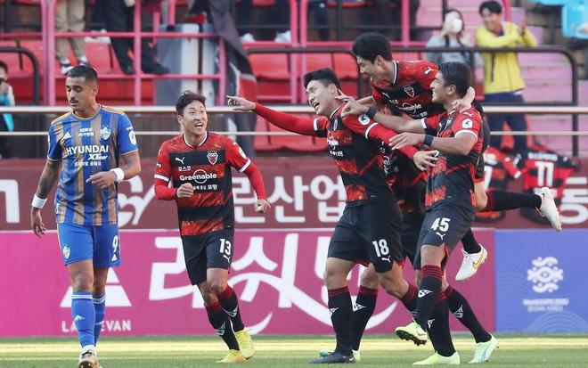 Chinese Super League champions fight against the group of death