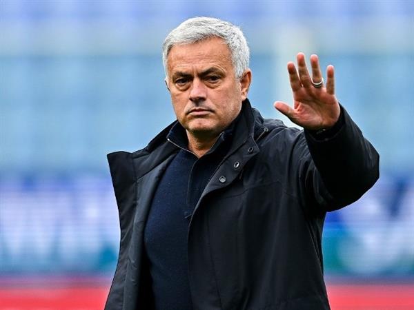 Mou Shuai low-key response to Manchester United managerial change rumors: wait and see what happens 