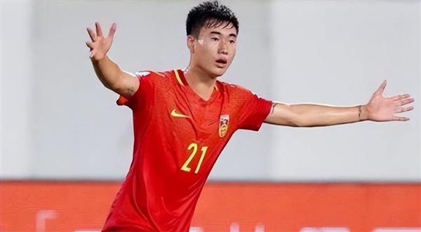National Football League's wonder soldier comes out of nowhere! Wuhan youngster Deng Hanwen makes stunning debut in World Qualifier roster
