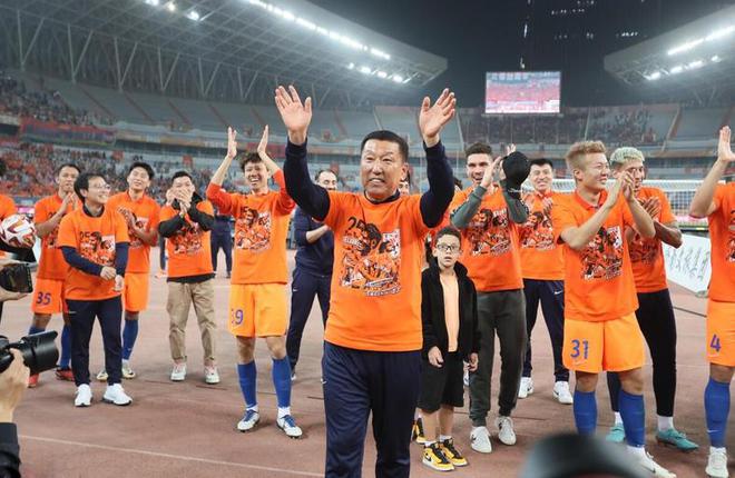 老崔の巧みな手腕で中国スーパーリーグ全北がキャスティングされ、風間紅白が加入して翼を加え、ゼカか孫国文の新たな挑戦となる！