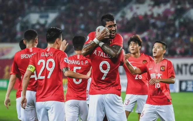 37歳の外国人選手が中国スーパーリーグで再びプレー、大連のレジェンドが6ゴール1アシストの奇跡を再現し、観衆を驚かせた！