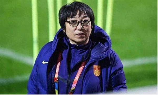Sun Wen's unveiling still looks good, smiling like a flower amidst the hustle and bustle