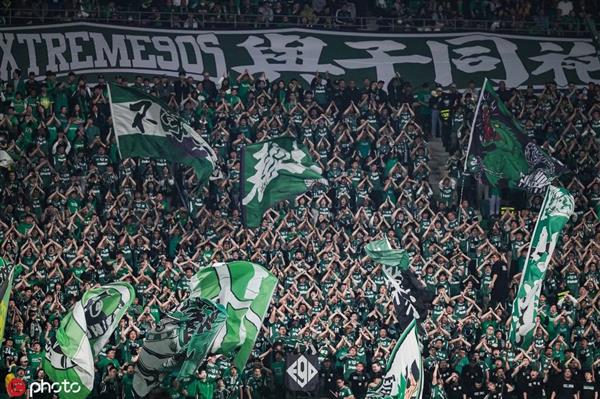 Chinese Super League Fans liebevoll erinnern Yang Xue, Handy Zeichnung Träume zu trauern Yang Xue, emotionale Resonanz brennenden Star Ocean