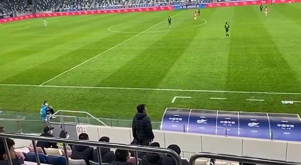 Zheng Zhi Guangzhou team cheering and shouting: shouting for victory!