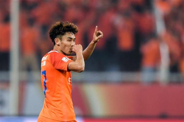 Wu Xinghan returns from injury, happy with stadium debut! Nirvana reborn, in a good mood!