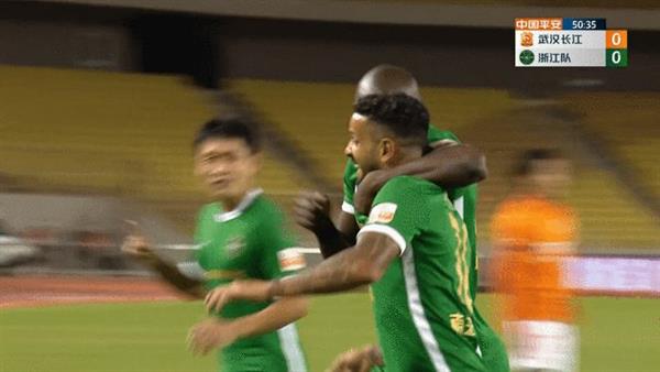 中超惊现争议！4球被吹，马修斯神射，浙江3-0绝杀长江！