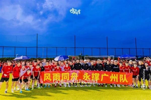 广州队王世龙专访：年轻球员用实力破争议！