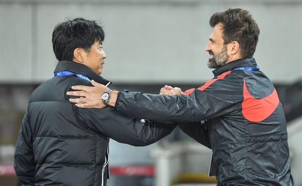 中国スーパーリーグ サンダークラップ香港のタイトル争いは、昇格組に連敗して勝ち点2差となり、急転直下している！