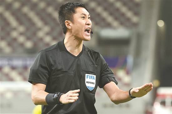 标题：【突破！中国裁判三将闪耀世界杯，意义非凡】